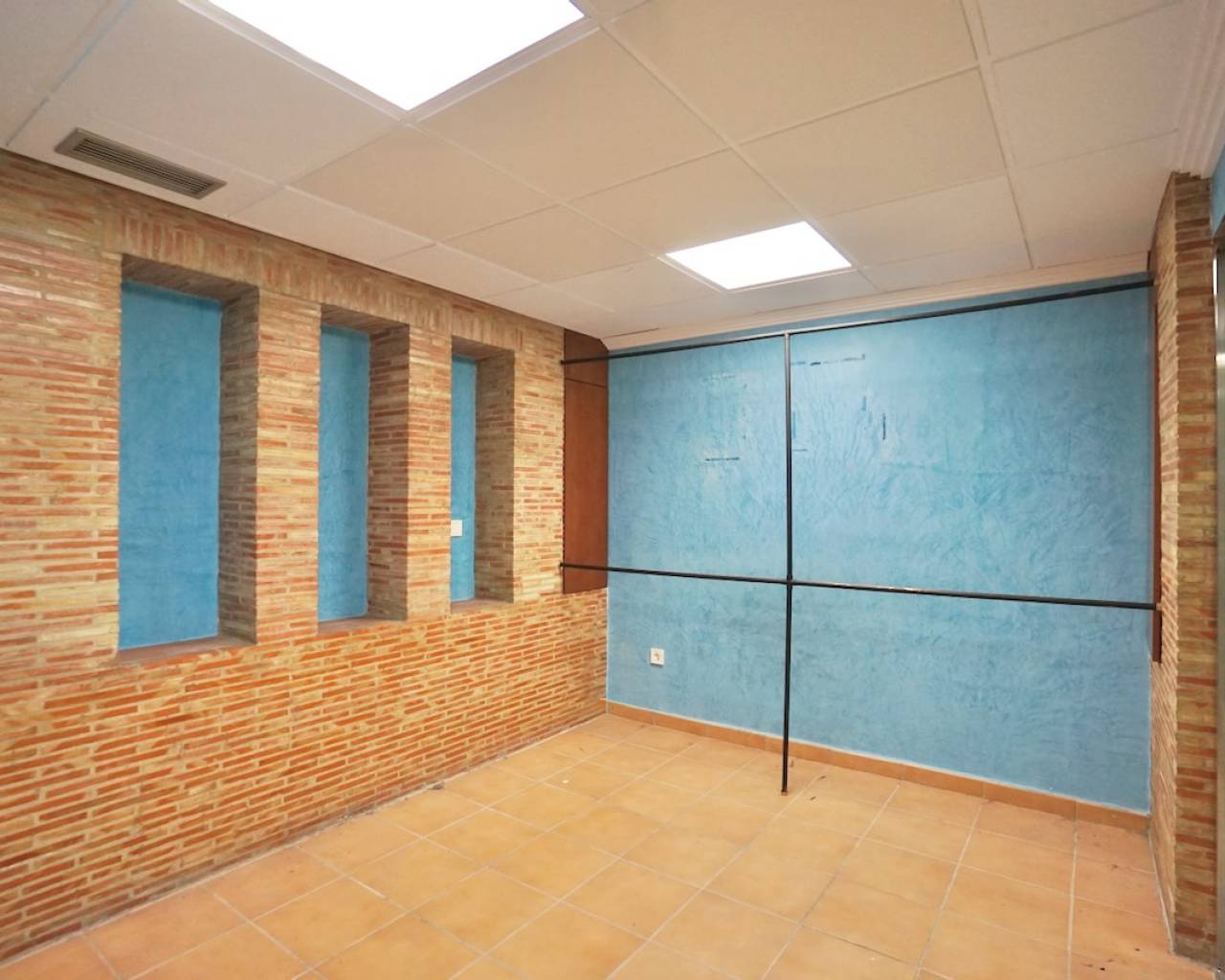 Sales - Business - Moraira - Moraira Centre