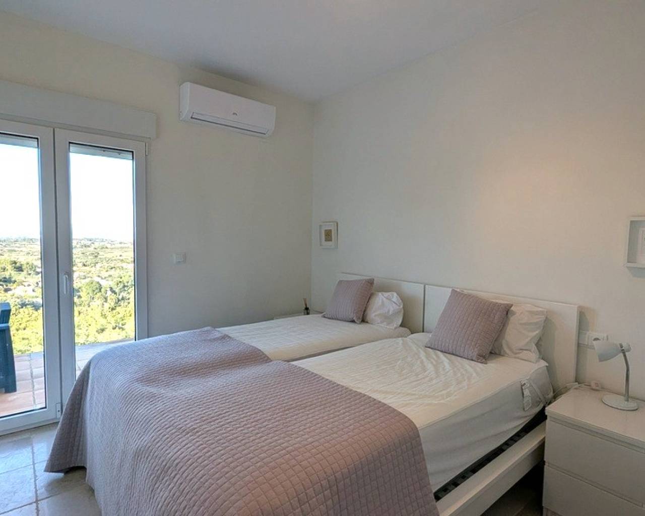 Sales - Detached villa - Denia