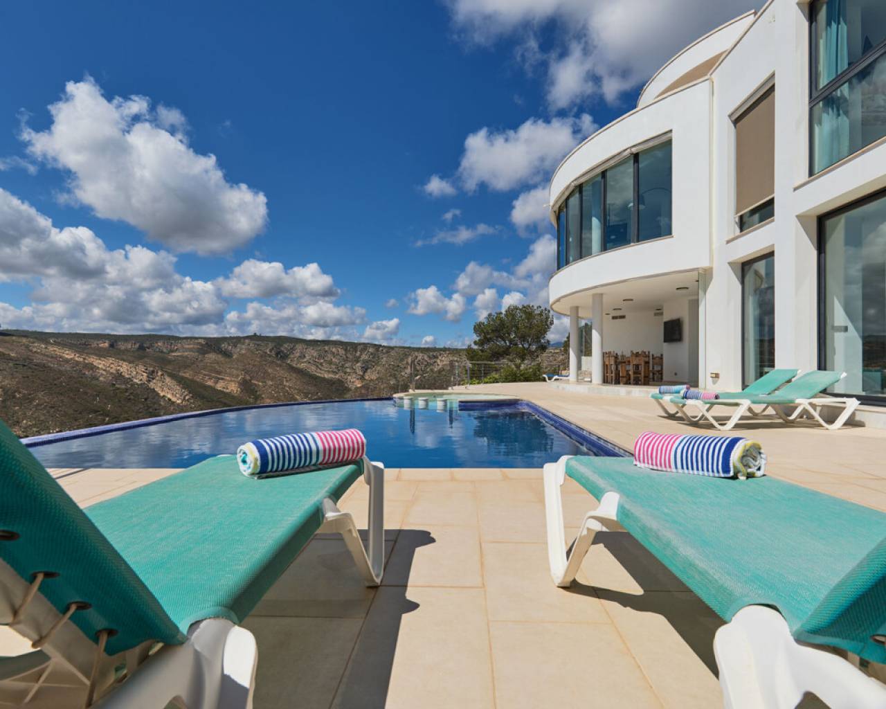 Sales - Detached villa - Javea