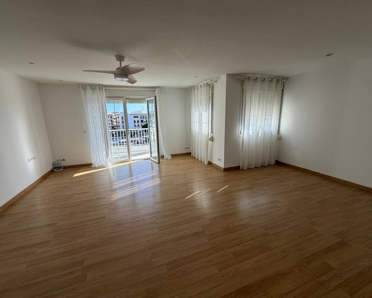 Alquileres de larga temporada - Apartamento - Javea