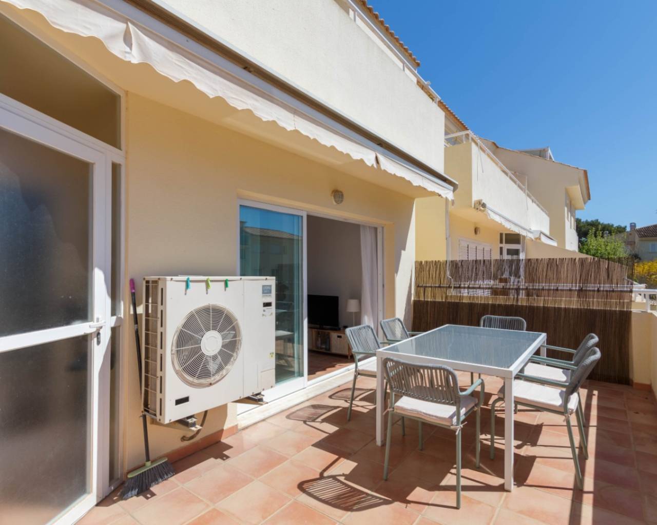 Alquileres de larga temporada - Apartamento - Javea