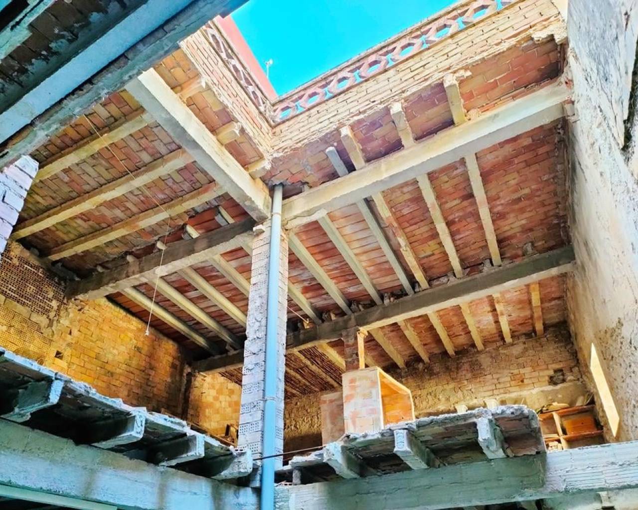 Venta - Casa de pueblo - Pego