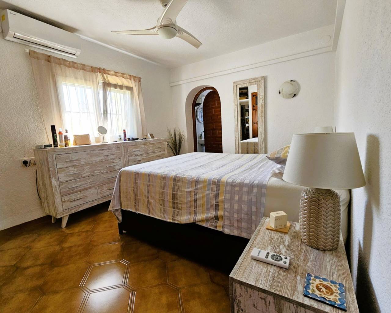 Vente - Villa individuelle - Javea - El Montgo