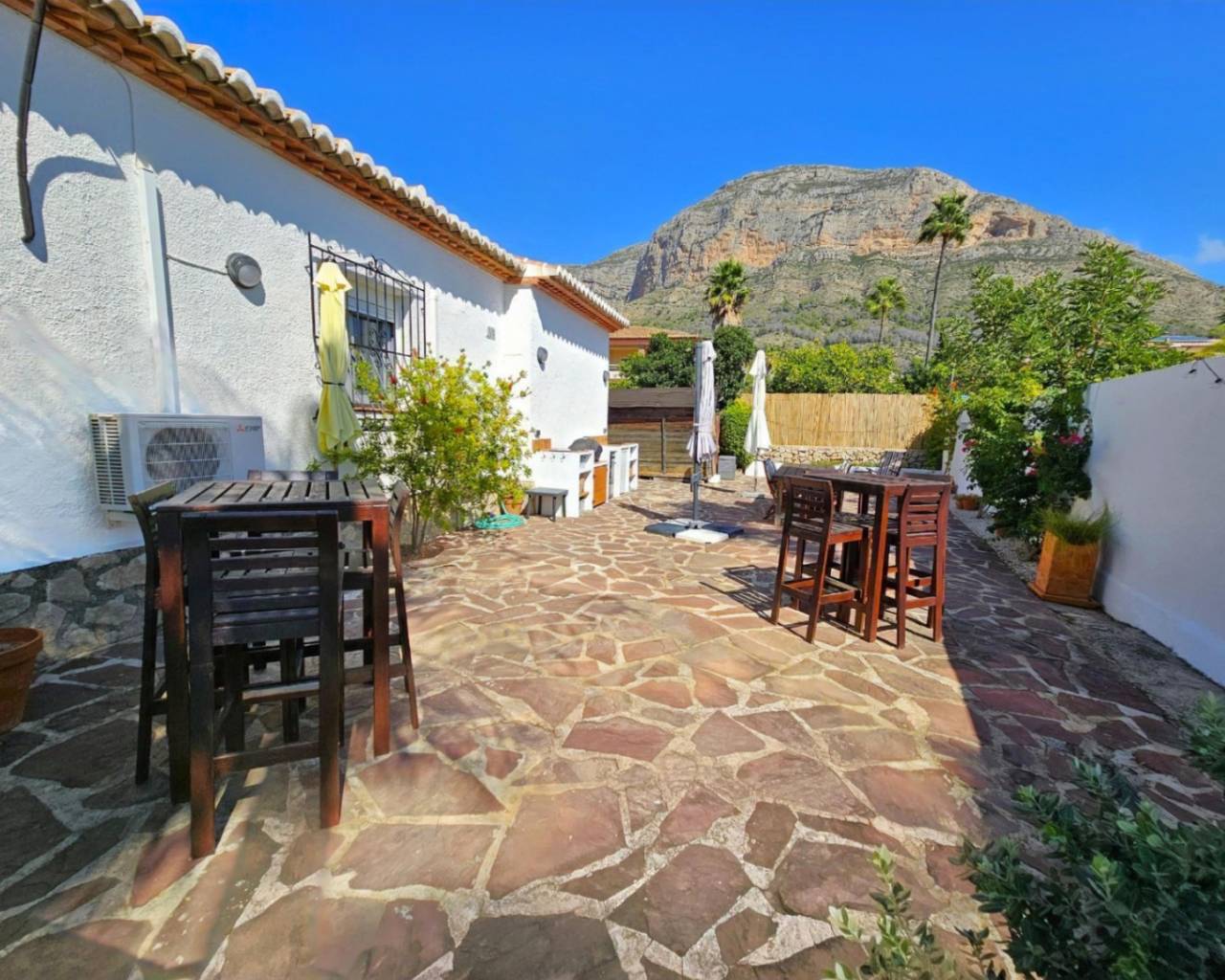 Vente - Villa individuelle - Javea - El Montgo
