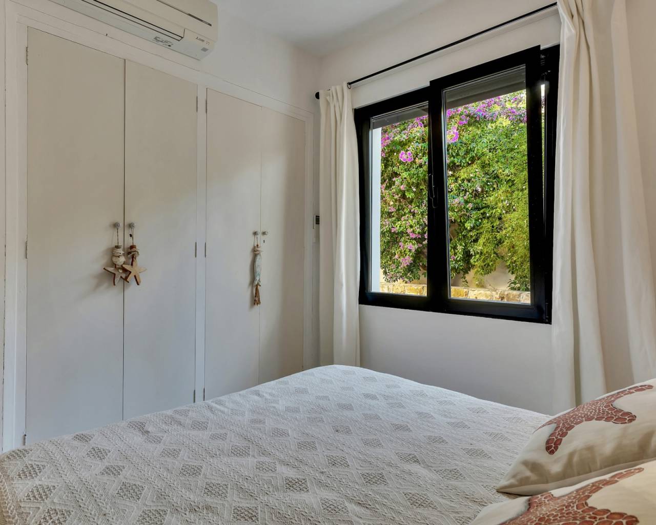 Sales - Detached villa - Denia