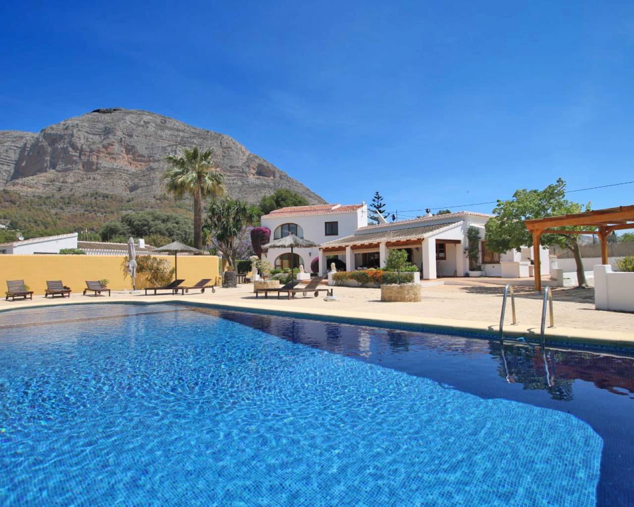 Sales - Detached villa - Javea