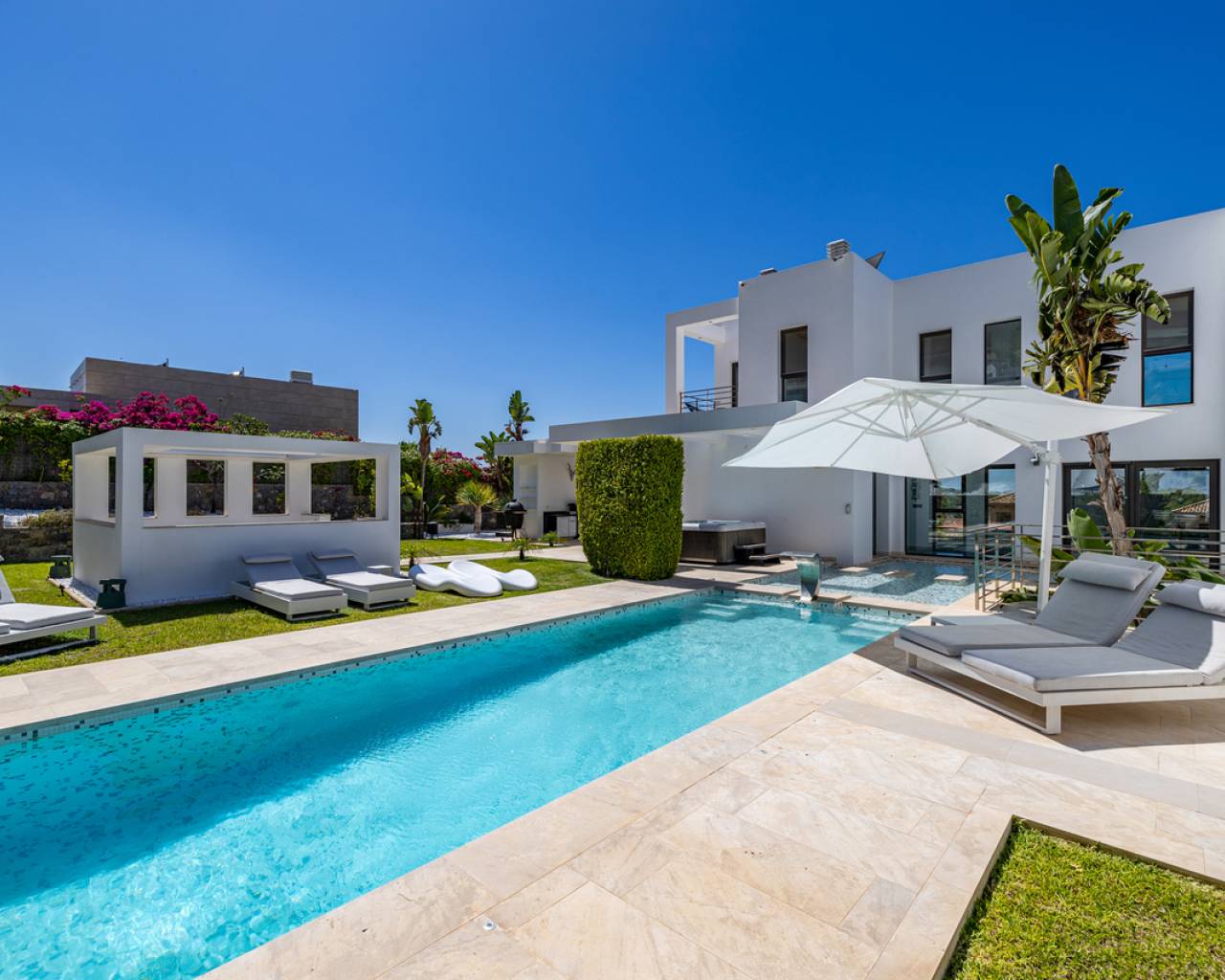 Sales - Detached villa - Javea