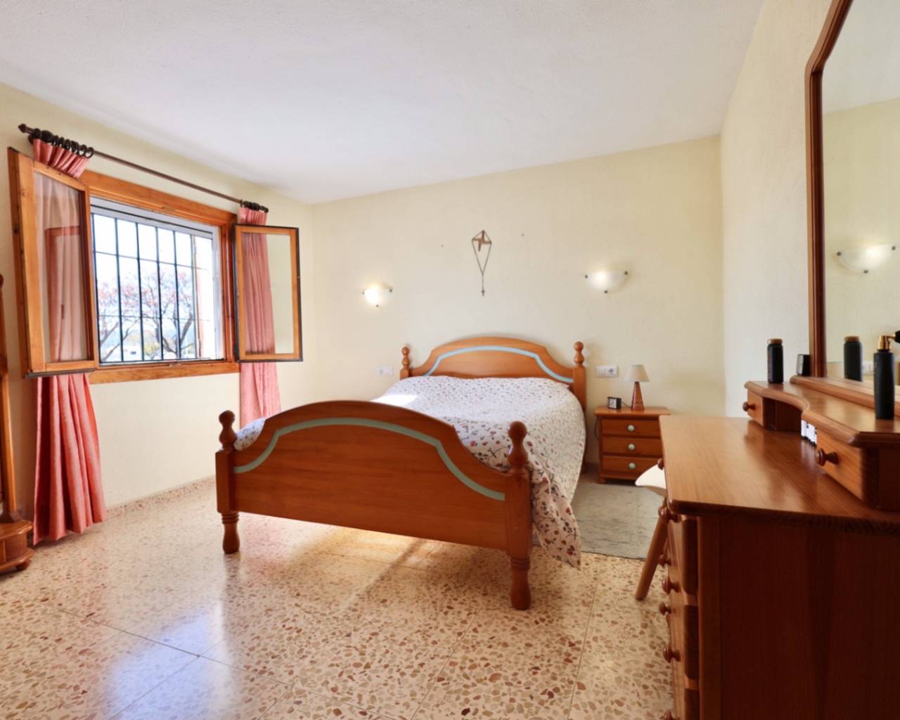 Sales - Detached villa - Javea
