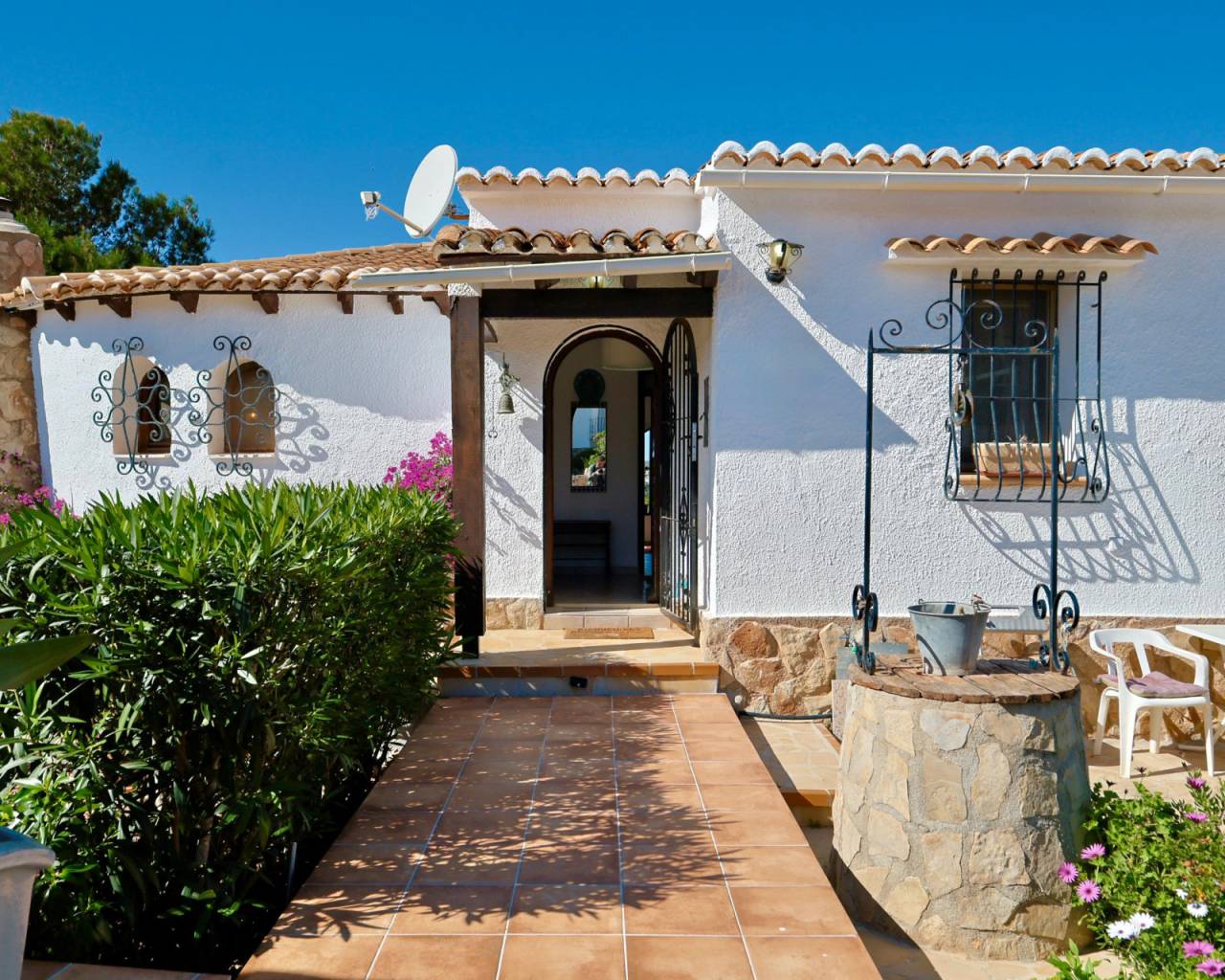 Sales - Detached villa - Javea
