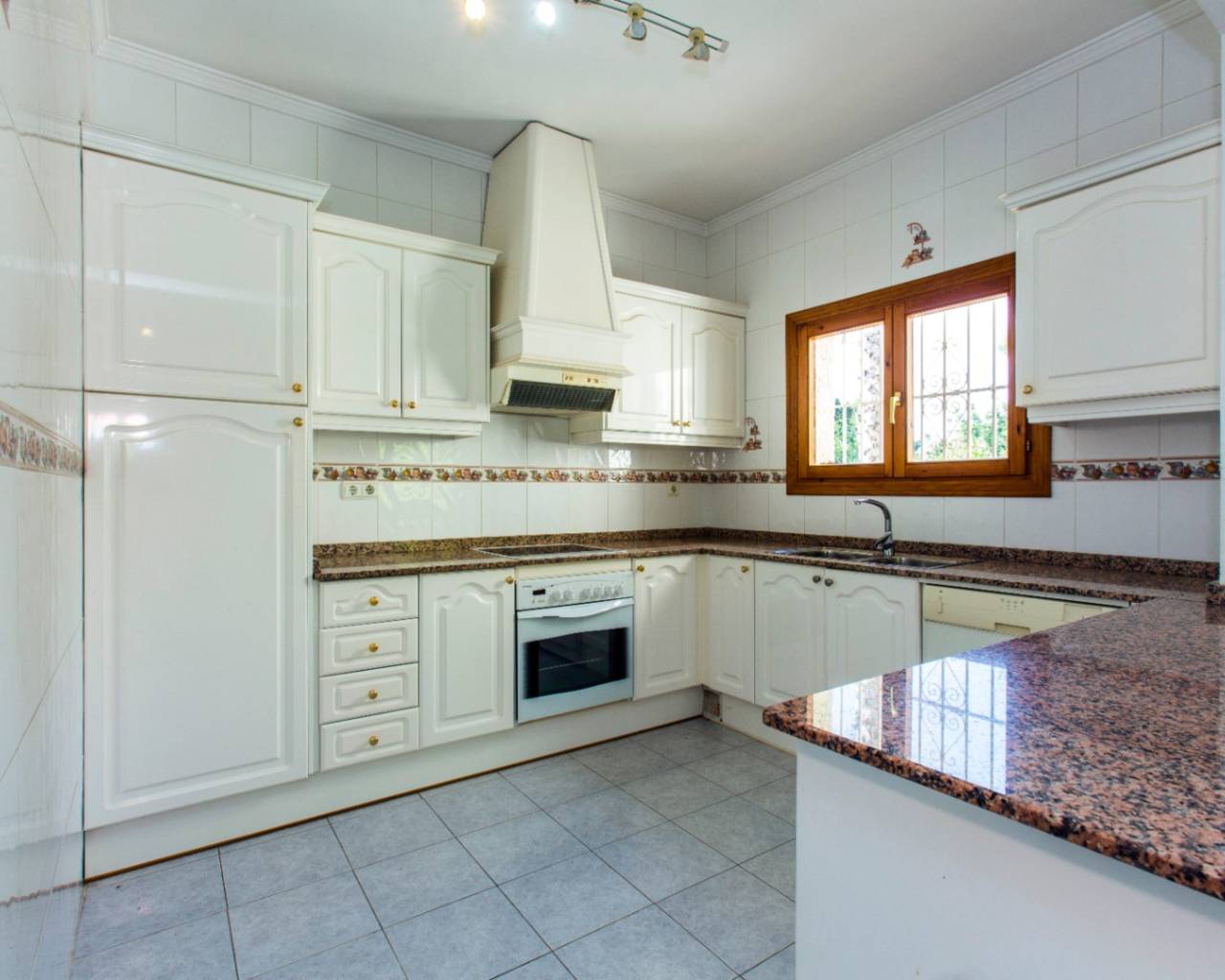 Vente - Villa individuelle - Calpe - La Empedrola