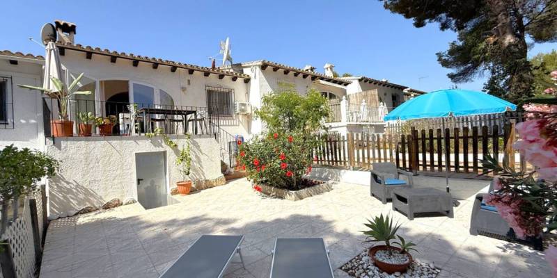Looking for a house in Moraira? This townhouse for sale in Fanadix will surprise you